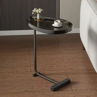 Table d'appoint de canapé ovale de luxe moderne Mini table à thé/basse portable avec patte en métal pour décoration de maison et de balcon