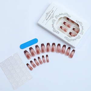 <span class=keywords><strong>Faux</strong></span> <span class=keywords><strong>ongles</strong></span> à presser longs de style français, forme cercueil, avec nail art blush, en ABS, avec <span class=keywords><strong>colle</strong></span>, vente en gros, très demandés - Product Image 2