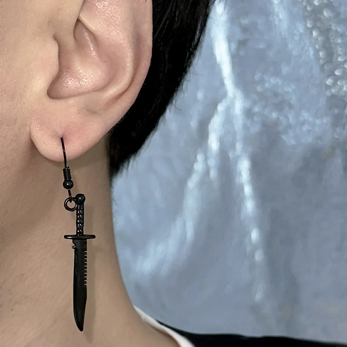 SinDlan Punk Style Antique Dagger Boucles d'oreilles Épée en métal Bijoux pour femme et homme