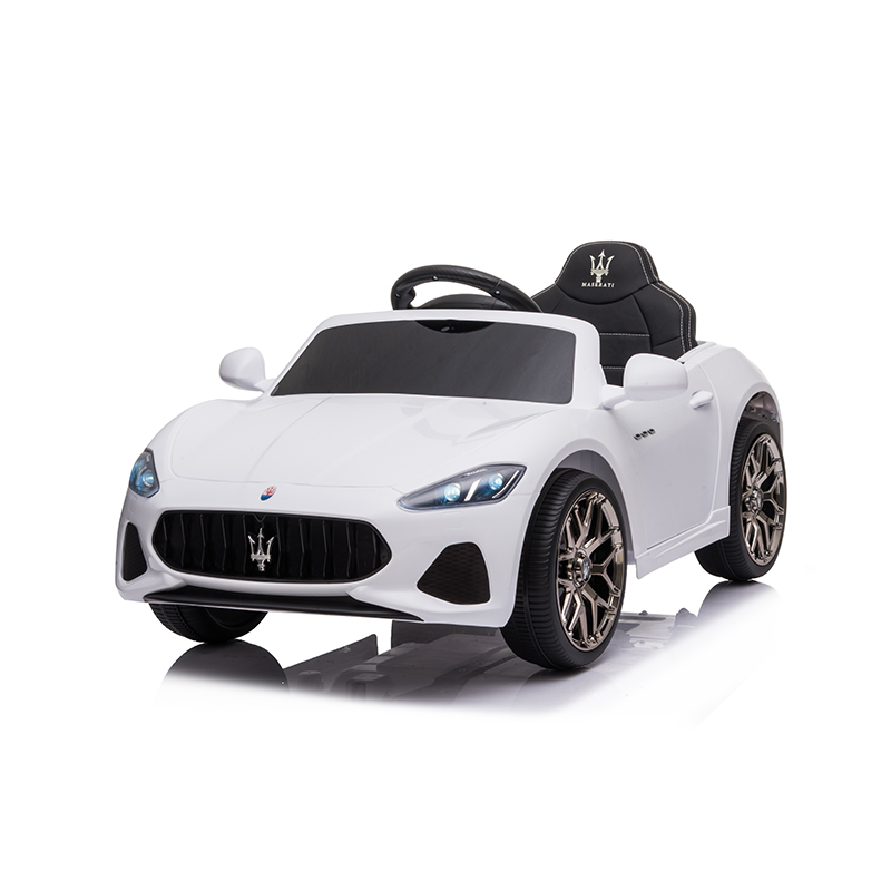 Maserati ロゴ入り ぬいぐるみ 2体セット Maserati ロゴ入り ぬいぐるみ 2体セット MASERATI