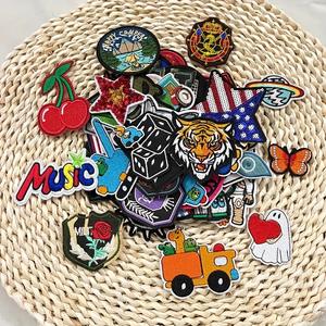 Insigne brodé personnalisé de tactique de crochet et de boucle, drapeau de moral, patchs à repasser pour vêtements - Product Image 6