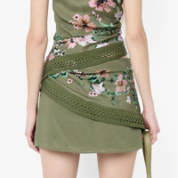 Mini-jupe d'été asymétrique pour femme, style vintage, en satin, taille naturelle, motif floral camélia olive, découpes et crochet, personnalisable par le fabricant