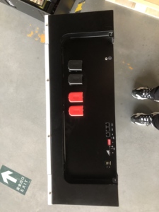 Batteries solaires au lithium 15KWH 51.2V 300AH 15KWH sur roues pour système de stockage d'énergie solaire - Product Image 2