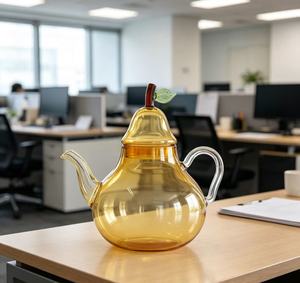 Carafe en verre jaune personnalisée OEM ODM, vente en gros, pichet en verre soufflé à <span class=keywords><strong>la</strong></span> main transparent en forme de fruit pour <span class=keywords><strong>la</strong></span> décoration de <span class=keywords><strong>la</strong></span> maison et du thé - Product Image 5