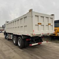 Camion benne basculante Sinotruk Howo d'occasion, 12 pneus, diesel, automatique, Euro 5, poids lourd 8x4, 20 tonnes, à prix réduit