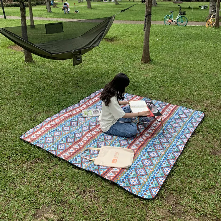 Tapis de camping extérieur grand tapis de plage avec couverture de plage imperméable à l'eau