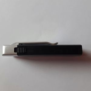 Juego de Destornilladores Multifunción 6 en 1, Destornillador de Bolsillo con Múltiples Puntas, Juego de Herramientas Mini de Acero al Carbono con Linterna LED para Espacios Oscuros - Product Image 4