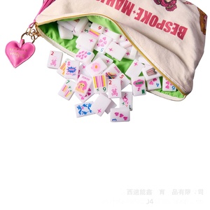 Fichas de mahjong estilo pop art americano con un diseño de mujer dulce. Un conjunto imprescindible para juegos de fiesta europeos y americanos. - Product Image 4