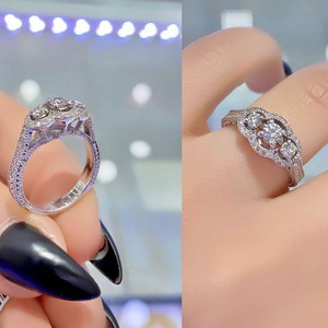 Anello Minimalista Cavo per Indice da Donna, Gioiello Elegante e Scintillante alla Moda - Product Image 2