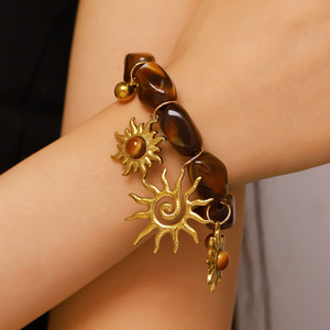 Pulsera de Cuentas Marrones Retro <span class=keywords><strong>Mirad</strong></span>, Diseño Bohemio con Colgante de Sol, Pequeña y de Alta Gama, Hecha a Mano para Mujer - Product Image 3