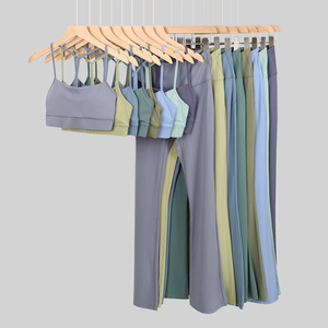 Ensembles de vêtements de yoga pour femmes de couleur unie, personnalisables, écologiques, grandes tailles, excellente élasticité, logo frontal, respirants pour les exercices de yoga - Product Image 1