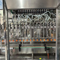 Machine de remplissage automatique d'huile lubrifiante avec machine de bouchage et d'étiquetage pour bidons en plastique d'huile moteur, machine de remplissage d'huile moteur