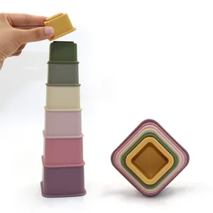 스톡 Bpa 무료 실리콘 교육 블록 아기 장난감 식품 학년 몬테소리 실리콘 스태킹 컵 장난감