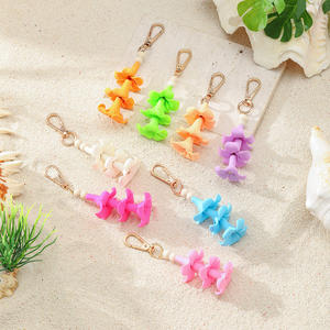 Gantungan Tas Gaya Hawaii Terbaru, Bunga Puakenikeni dari Tanah Liat Polimer dengan Manik-Manik Kayu, Liontin Tas & Gantungan Kunci untuk Sehari-hari - Product Image 3