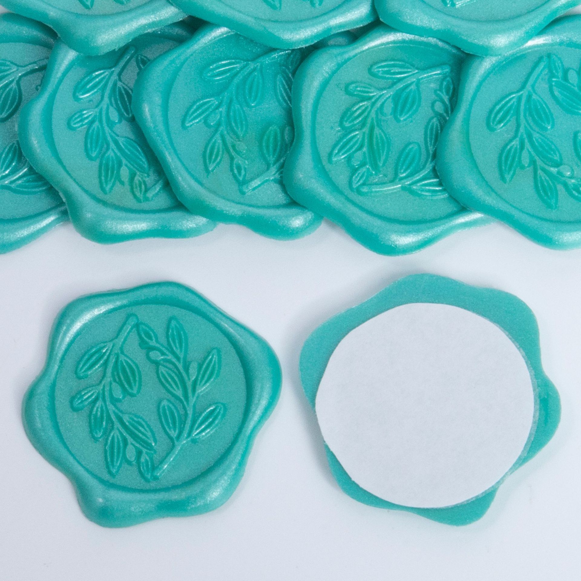Relief Feuille-paon vert