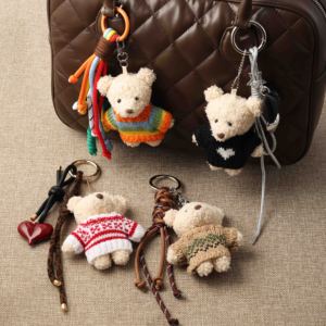Colección de Osos de Peluche de Cuero PU Playful Punch, Lindos Colgantes 3D de Ganchillo con Nudos de Cuerda Coloridos, Llaveros Suaves y Adornos para Bolsos - Product Image 3