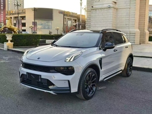 Lynk & Co 01 Híbrido 2023 1.5TD EM-F AM 1.5T 150 Caballos de Fuerza L3 SUV Compacto Híbrido Enchufable con Tracción Delantera - Product Image 1