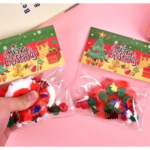 ของเล่นบีบยืดหยุ่นรูปอุ้งเท้าแมวประดับเลื่อม ขนาด 7*7*3 ซม. สุขสันต์วันคริสต์มาส ของเล่นบีบคลายเครียดเนื้อนุ่มพิเศษ - Product Image 1