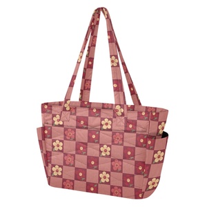 Bolsa de Hombro de Poliéster Acolchado con Estampado a Cuadros Rojos de 25L, Diseño Floral, Logotipo Personalizado, Bolsos de Mano para Mujer con Bolsillos Laterales - Product Image 2