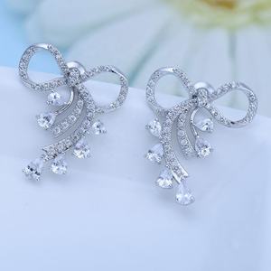 ต่างหูทรงผีเสื้อสุดฮิตสำหรับงานปาร์ตี้ ทำจากโลหะผสมไทเทเนียมและทองแดง ชุบด้วยไฟฟ้า ประดับด้วยเพชรซิคอนและคริสตัลทรงหยดน้ำ สไตล์โรแมนติกแบบเกาหลี - Product Image 2