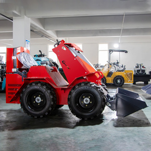 Mini-chargeuse compacte sur chenilles en caoutchouc avec moteur Briggs S390, conception compacte pour les espaces restreints et les travaux de petite envergure - Product Image 3