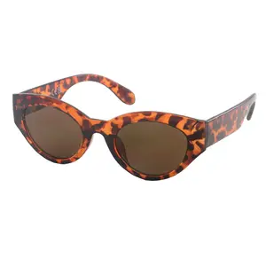 Kacamata hitam Uv400 teduh desainer kustom mode 2024 kacamata mata kucing Retro pribadi trendi pria wanita