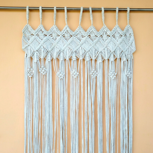 Basantpriya Enterprises – Décoration murale en macramé de coton, design géométrique bohème avec pompons, pour intérieur/extérieur, art décoratif pour salon - Product Image 1