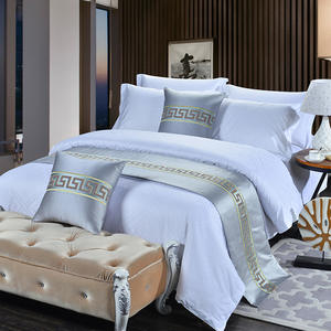 Banderas de cama y bufandas de cama con características étnicas para hoteles de gama media a alta Bufandas de cama con temática de azafrán y ropa de cama de hotel Premium - Product Image 3