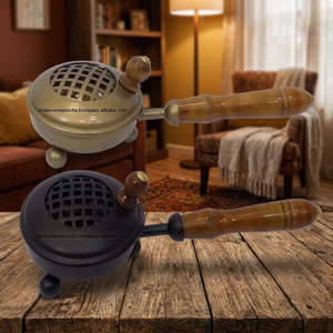 Nouveau brûleur à bakhoor créatif en fer de qualité supérieure, brûleur d'encens Oud avec couvercle et poignée en bois, écologique printemps-été - Product Image 3
