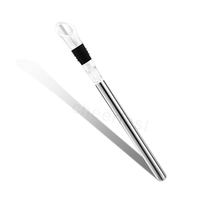 Accessoire de bar 3-en-1 en acier inoxydable : bâtonnet refroidisseur de vin avec bouchon et verseur aérateur