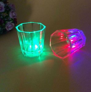 แก้วช็อตพลาสติกเรืองแสงพร้อมไฟ LED ขนาดเล็ก พิมพ์โลโก้ได้ สำหรับตกแต่งงานปาร์ตี้ - Product Image 3