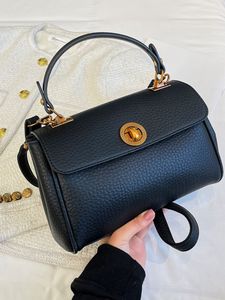 <span class=keywords><strong>2025</strong></span> thiết kế của phụ nữ túi xách tiên tiến màu sắc lớn dây kéo da túi giản dị với kẹo mô hình zip đóng cửa - Product Image 3