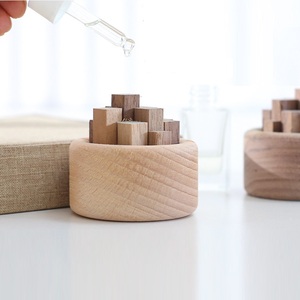 Piccolo Diffusore di Oli Essenziali in Legno di Faggio e Noce Nero, Decorazione Aromaterapica per Auto e Casa - Product Image 2