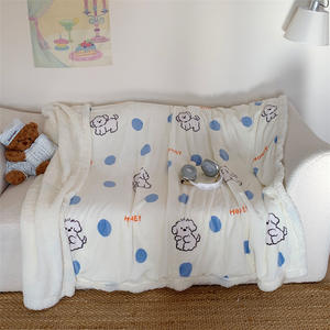 Manta Pequeña 100% Poliéster Ligera de Terciopelo Coral con Patrón Bordado para Aire Acondicionado, Cubre Sofá, Descanso Mediodía - Product Image 5