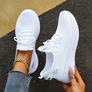 Nouvelles baskets respirantes en mesh pour femmes, légères, à enfiler, anti-transpiration, durables, toutes saisons, pour les trajets quotidiens et les occasions décontractées - Product Image 2