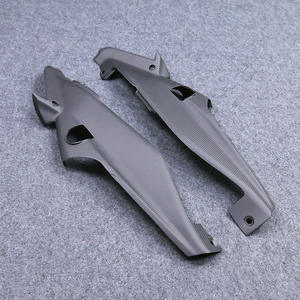 Paneles laterales inferiores traseros de fibra de carbono seca 3K para Ducati Hypermotard 950 SP RVE 2019-2025 - Product Image 5