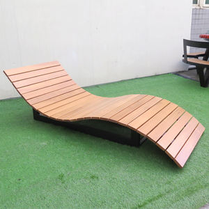 Usine en gros Urban extérieur hôtel Chaise en bois salon piscine côté teck fabricant de chaises longues en bois - Product Image 2