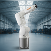 Robot compact KUKA KR 6 R700-2 à 6 axes, 6 kg, 726 mm, montage à angle variable pour l'automatisation industrielle et la manutention de machines