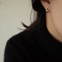 Boucles d'oreilles créoles lisses en argent sterling 925 plaqué or de haute qualité pour femmes, idéales pour le quotidien