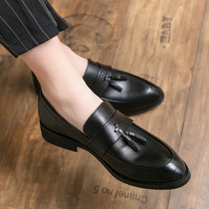Zapatos de Lujo para Hombre, Mocasines de PU Sin Cordones, Estilo Casual de Negocios, Marca de Diseñador, con Borlas, Perfectos para Combinar con Trajes - Product Image 3