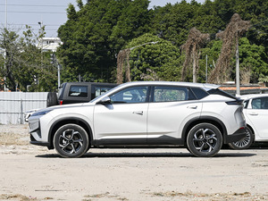 Dongfeng Fengshen L7 2026, SUV Elettrico a 5 Porte e 5 Posti, Auto Elettrica Cinese a Basso Prezzo, Autonomia 501-600km, Batteria al Litio-<span class=keywords><strong>Ferro</strong></span> - Product Image 4