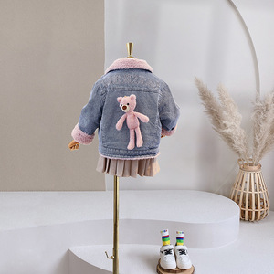 Giacca in Denim con Cartoni Animati per Ragazze Autunno-Inverno 2025 con Colletto in <span class=keywords><strong>Pelliccia</strong></span> Spessa - Product Image 4