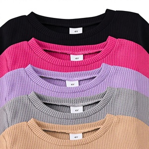 Ensemble tricoté 2 pièces pour filles, haut court à manches longues et pantalon, couleur unie, coton extensible et élasthanne, tenue décontractée, fabriqué au Bangladesh. - Product Image 3