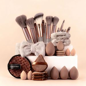 Juego de Brochas de Maquillaje Profesional de 33/40/42/47/56 Piezas con Esponja para Base, Sombra de Ojos y Rubor - Product Image 1