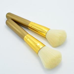 Faria Brocha Grande con Mango de Madera Negro/Dorado, Brocha de Maquillaje Plana de Alta Densidad, Portátil - Product Image 5