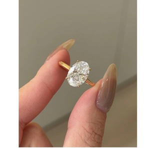 Ensemble de bagues de fiançailles de luxe en or 14 carats avec diamant de laboratoire taille ovale et alliance éternité assortie, pour bagues de mariage certifiées - Product Image 1