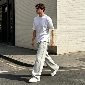 Jeans Larghi da Uomo Effetto Usurato con Macchie d'Olio, Pantaloni in <span class=keywords><strong>Denim</strong></span> Distressed a Gamba Larga, Beige Elasticizzati, Stile Vintage - Product Image 1