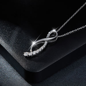 Colliers pendentifs personnalisés en argent sterling massif plaqué or blanc avec diamants en moissanite - Product Image 3