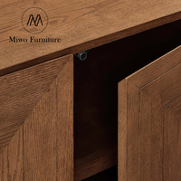 Meuble TV moderne en bois massif avec panneau sculpté carré encastré, console multimédia à 4 portes, unité de divertissement pour salon