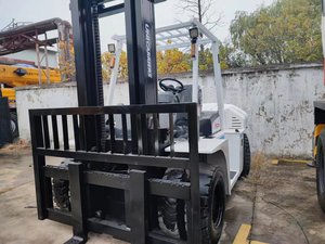 TCM Used Diesel Forklift 70 Three Stage Mast Foam Filled Pneumatic Tire Cummins <b>Engine</b> Seated Operation Indoor Use Manufacturing - Product Image 2
